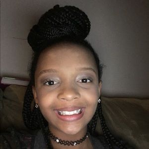 Meet your Posher, Amaya